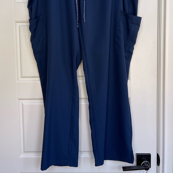 🔥 BEYOND SCRUBS Set - Picture 7 of 11